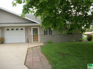 402 W 6th St, Aurelia, IA 51005