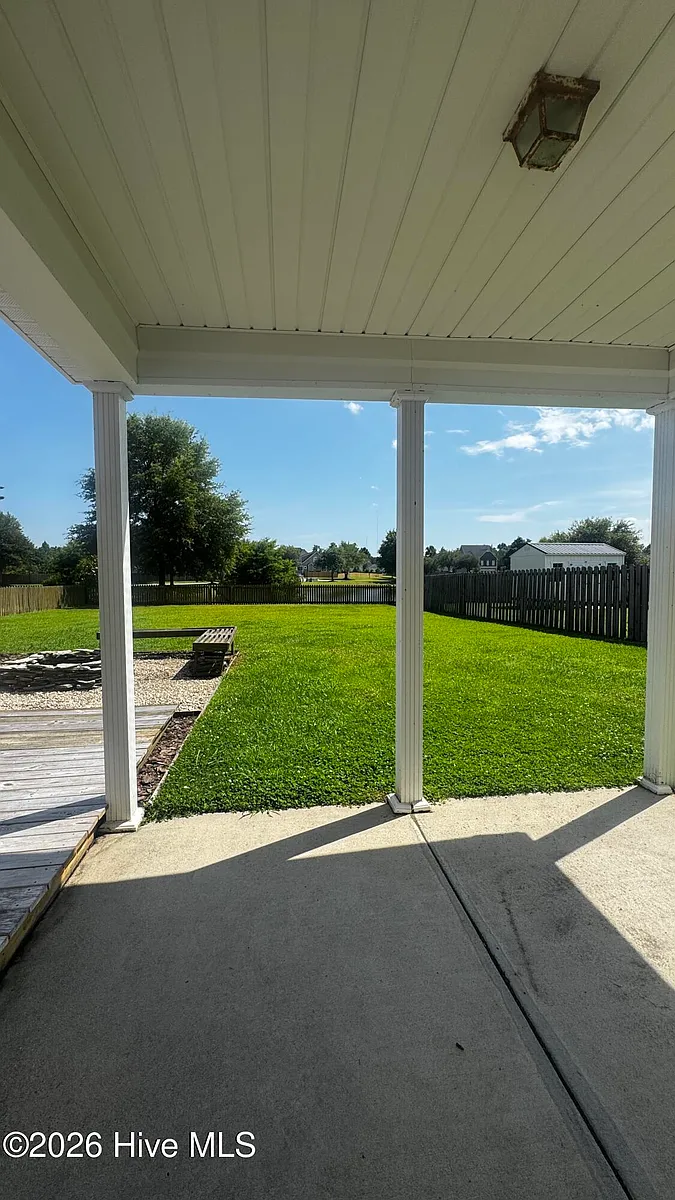 Building Photo - 105 Long Pond Dr