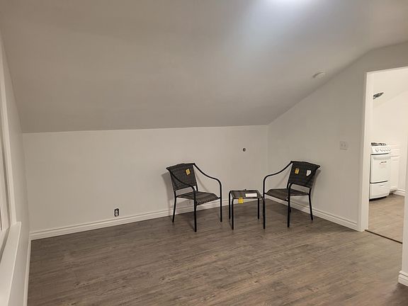 3rd image of 1274 N Hamilton Blvd