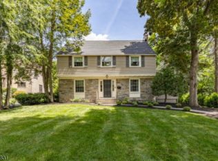 200 Wychwood Rd, Westfield Town, NJ 07090