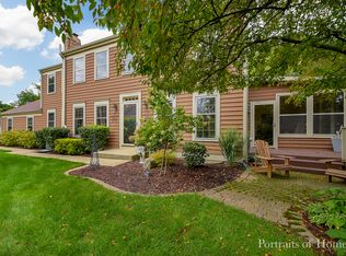 1603 Stonebridge Trl, Wheaton, IL