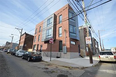 1948 E York St #1B — Photo 8