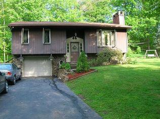 53 Pumphouse Rd, Jefferson Township, PA 18436