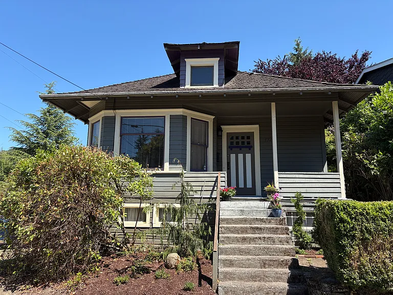 432 Dewey Pl E — Photo 11