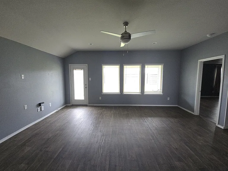 20415 Green Mountain Dr — Photo 10