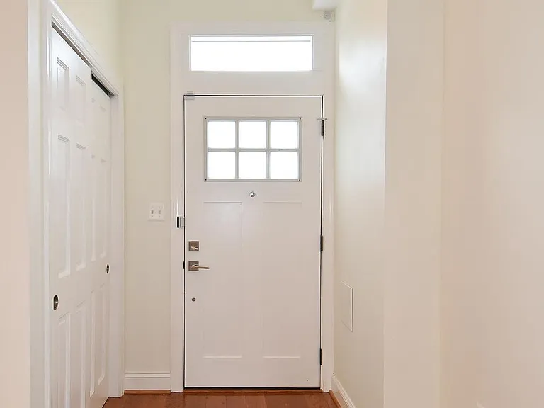 1117 Montello Ave NE — Photo 3