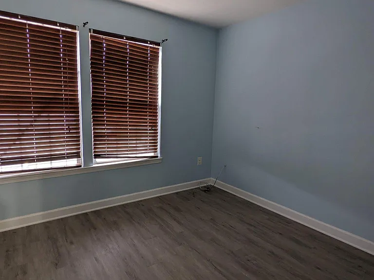 829 Gallows Ct — Photo 24