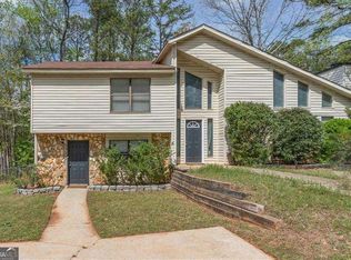 6820 S Lakewood Ter, Douglasville, GA