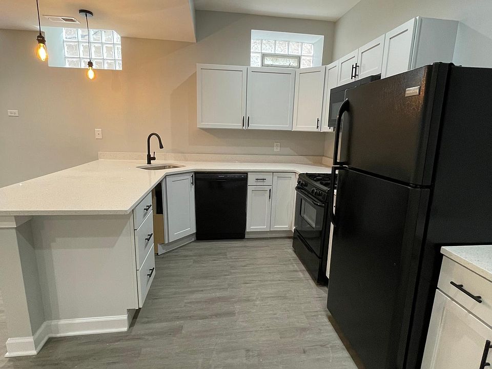 1st image of 4744 N Lowell Ave #G