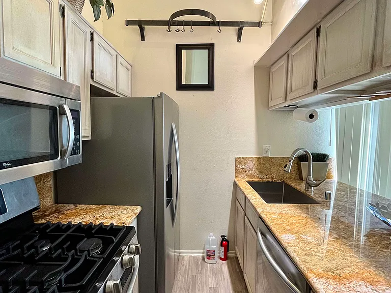 10960 Ashton Ave #409 — Photo 8