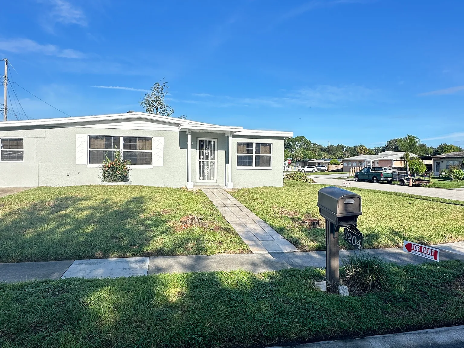 4 bed, 1322 sqft, $2,200 — Photo 2