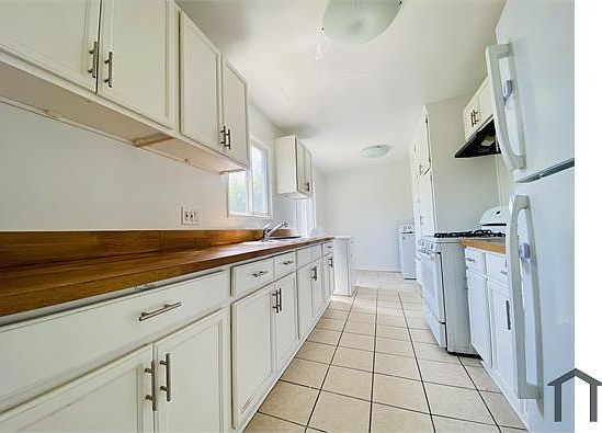 3rd image of 1105 W 94th St #1-2