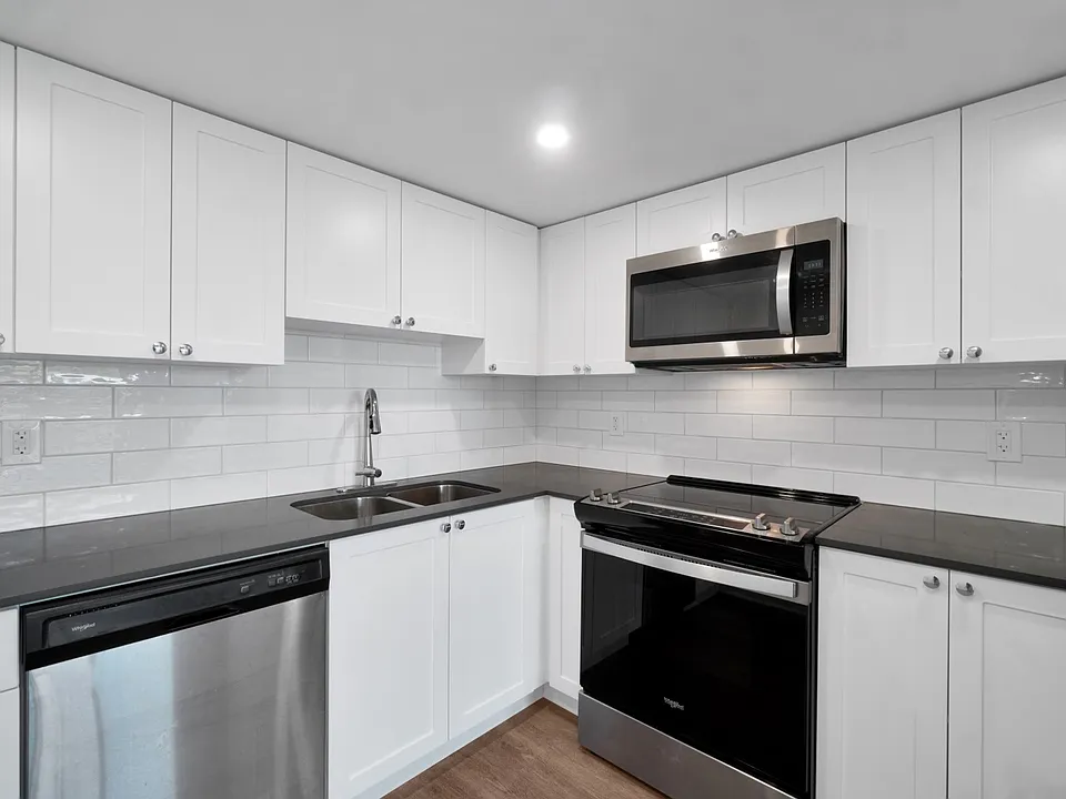 130 Keith Rd W