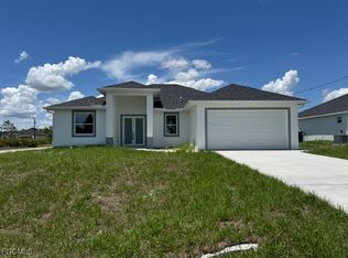 2918 29th St W, Lehigh Acres, FL 33971