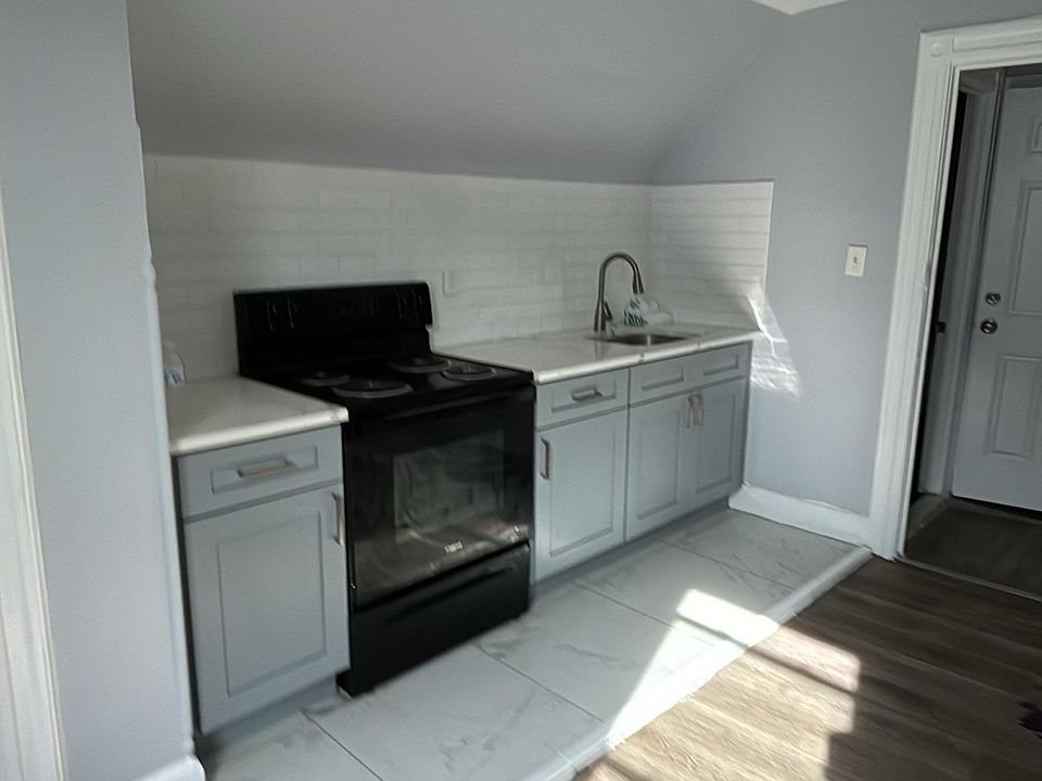 1st image of 25 N 18th St #1