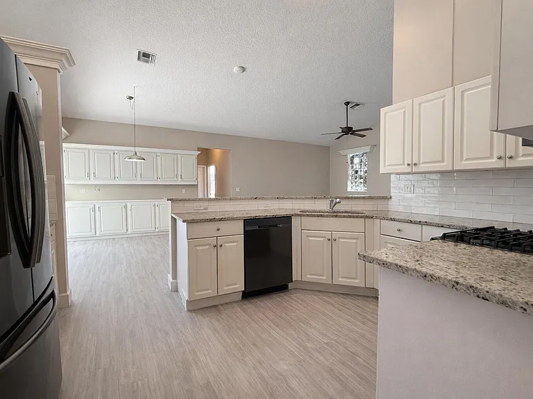 1168 Hatteras Cir — Photo 9