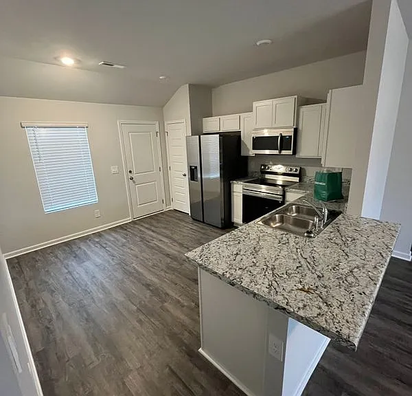 154 Olde Hearth Rd — Photo 5