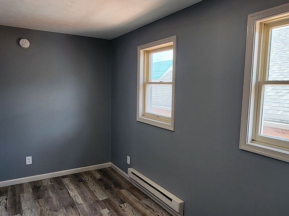 4th image of 113 S 6th St #4