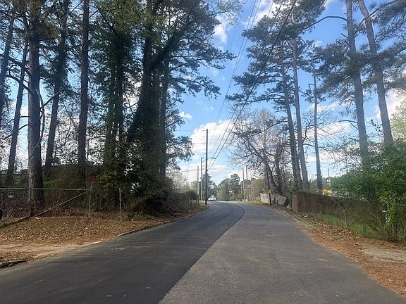 5th image of 1851 Shamrock Dr