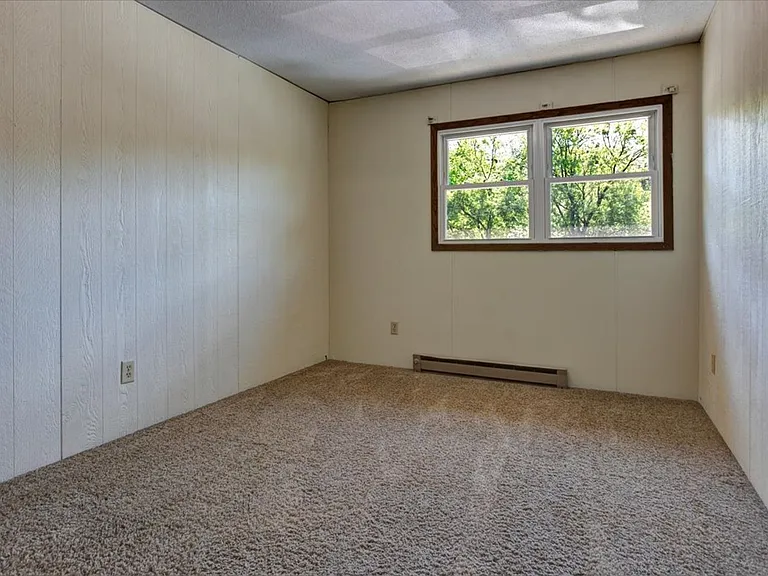 1703 S Broadway St — Photo 24