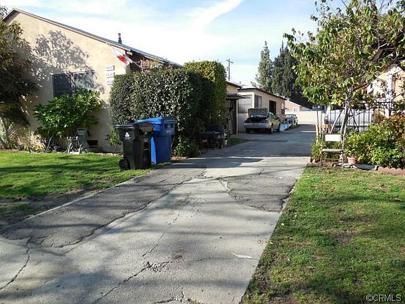 3rd image of 14157 Sylvan St