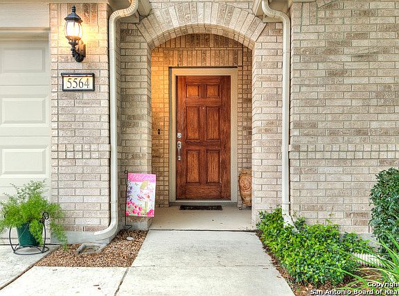 2nd image of 5564 Columbia Dr