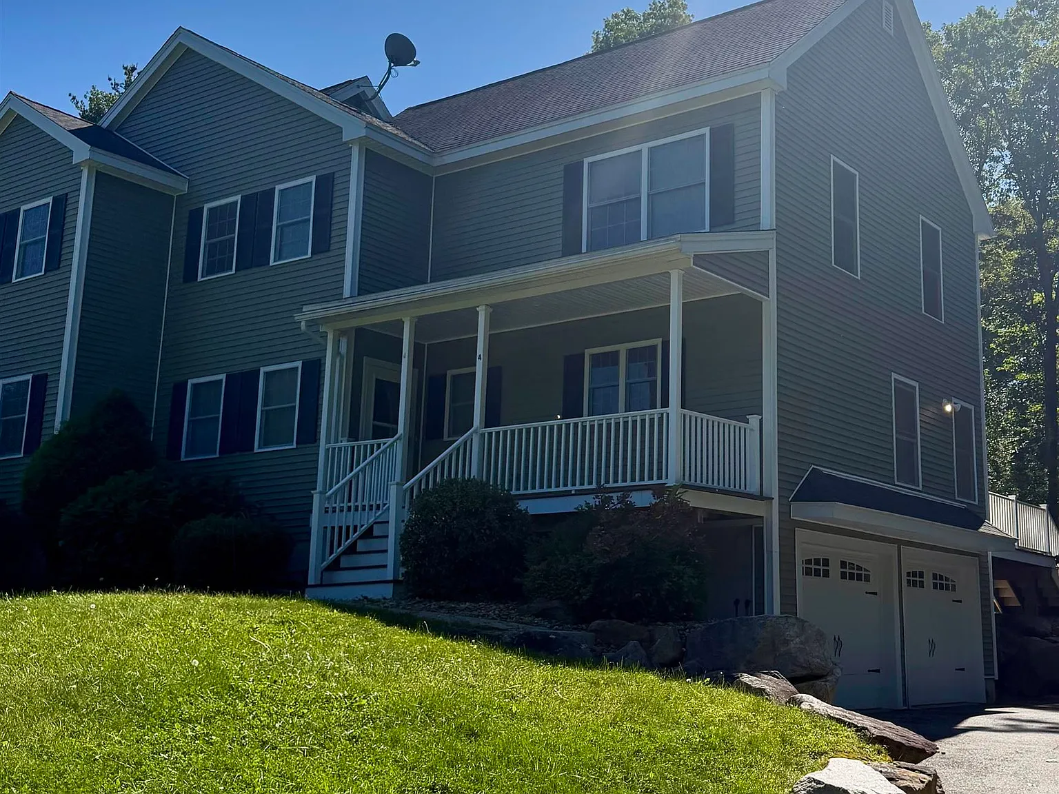 3 bed, 2.0 bath, 1772 sqft, $3,150 — Photo 3