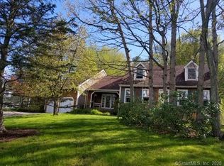 19 Woodside Dr, Unionville, CT 06085