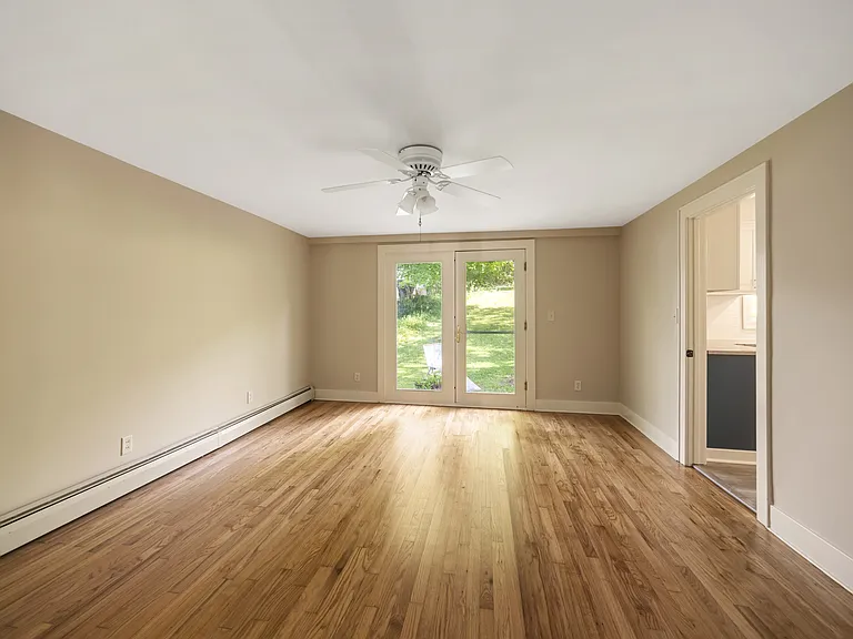 511 E Seneca St #A — Photo 15