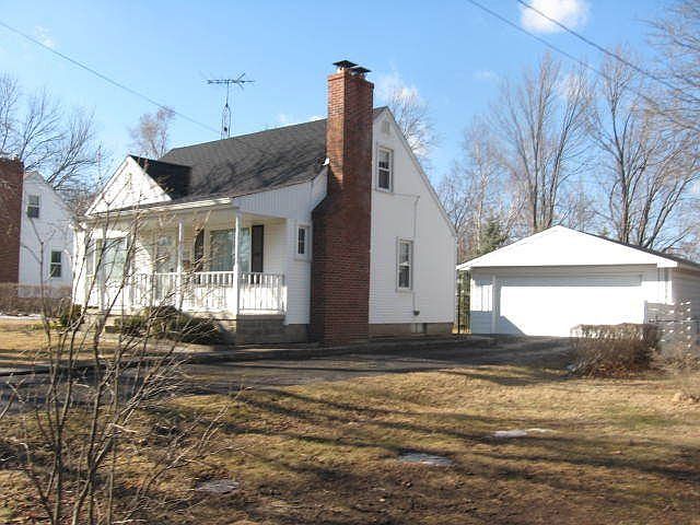 2nd image of 411 Brown St