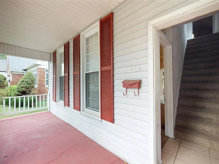 3213 Broadway Ave — Photo 2