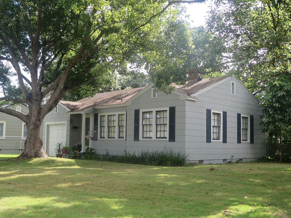 Corner lot