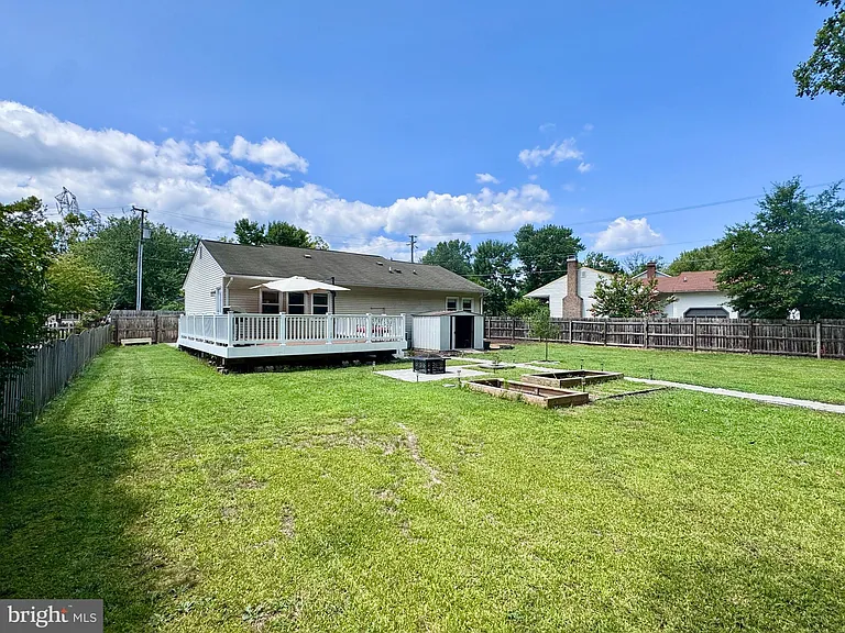 2038 Dewey Dr — Photo 24