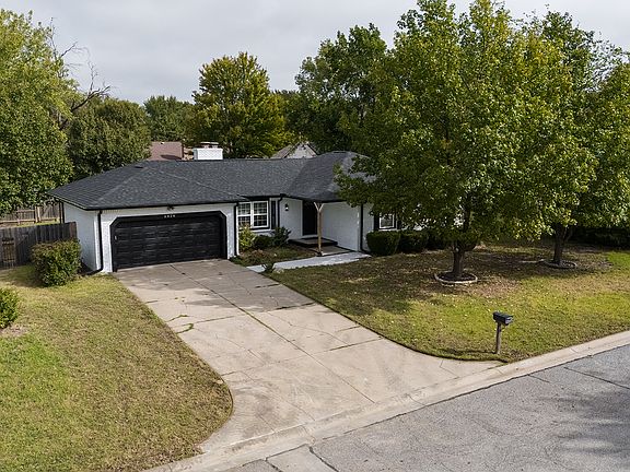 3rd image of 6828 E Bainbridge Rd