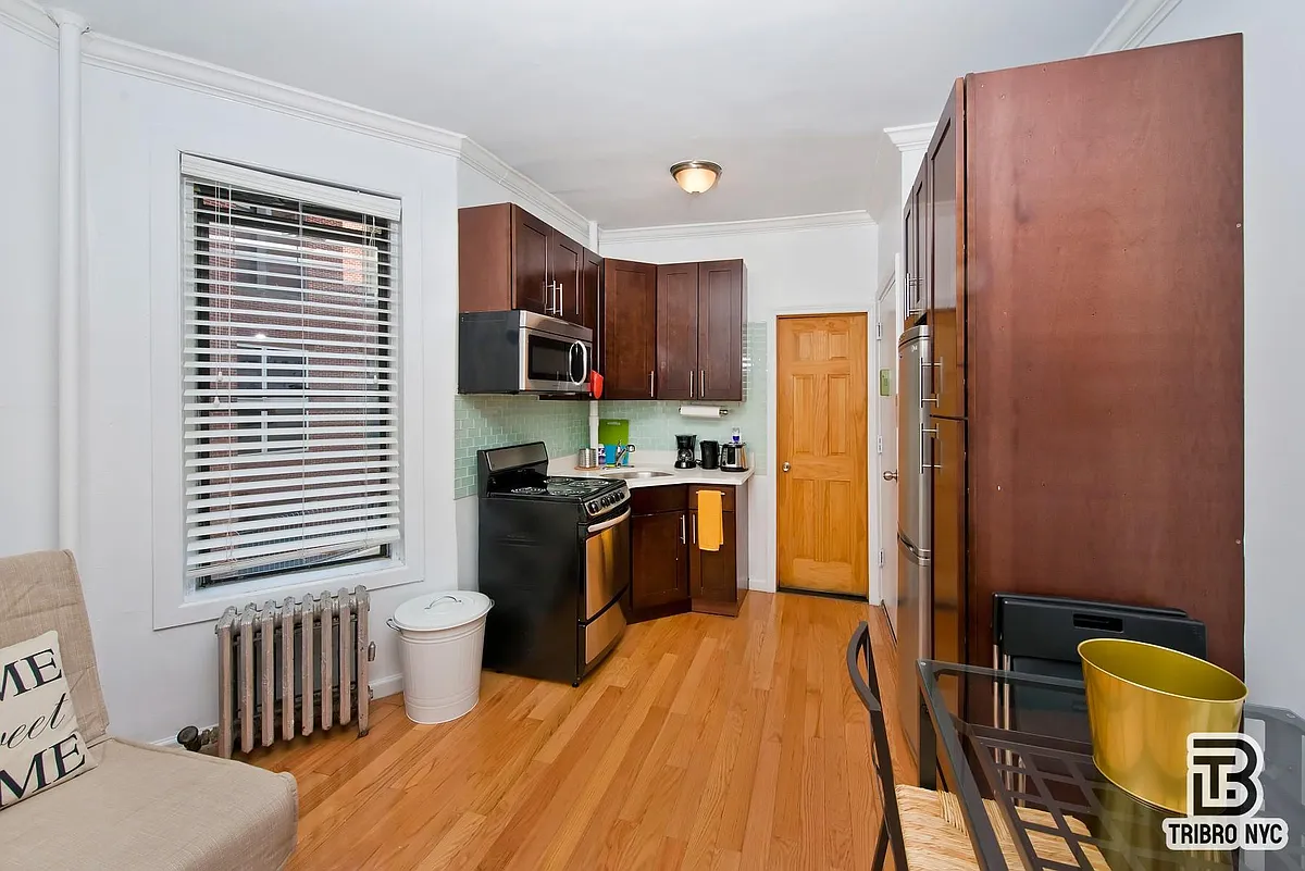 Building Photo - 349 E 109th St #4B