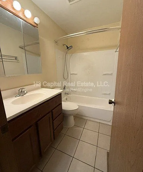 504 Red Bud Ln #A — Photo 11