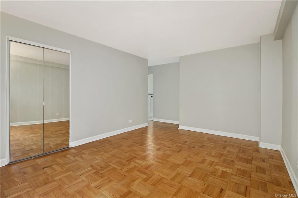 3 Bed 2 Bath Property, New York • 1,300 Sq Ft