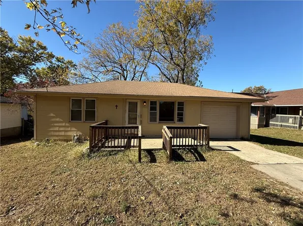 3002 N 58th St, Kansas City, KS 66104