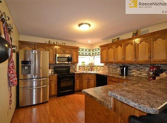 4th image of 525 SE Ashton Ct