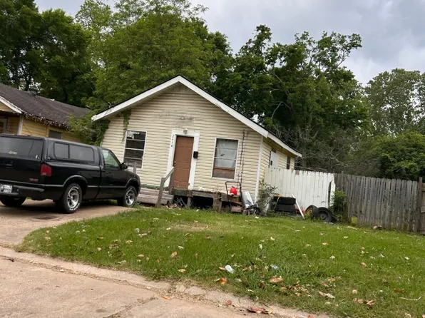 2454 Barbara St, Bossier City, LA 71112