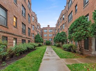 1364 W Estes Ave #20, Chicago, IL 60626