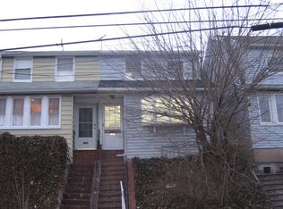 9355 Park Ln S, Woodhaven, NY 11421