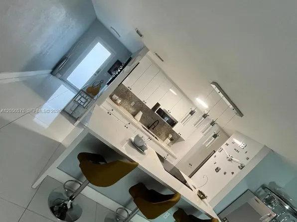1525 W 62nd St, Hialeah, FL 33012