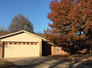 6013 Oak Hill Rd, Watauga, TX 76148