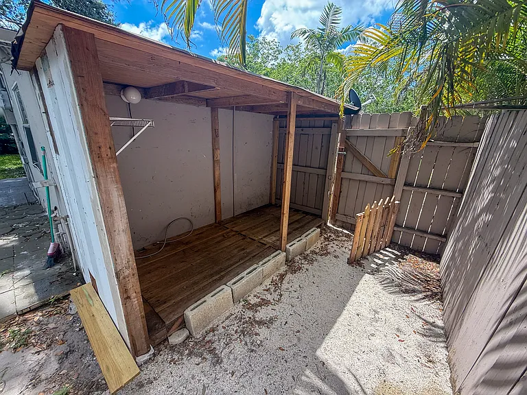 5627 Simms St — Photo 38