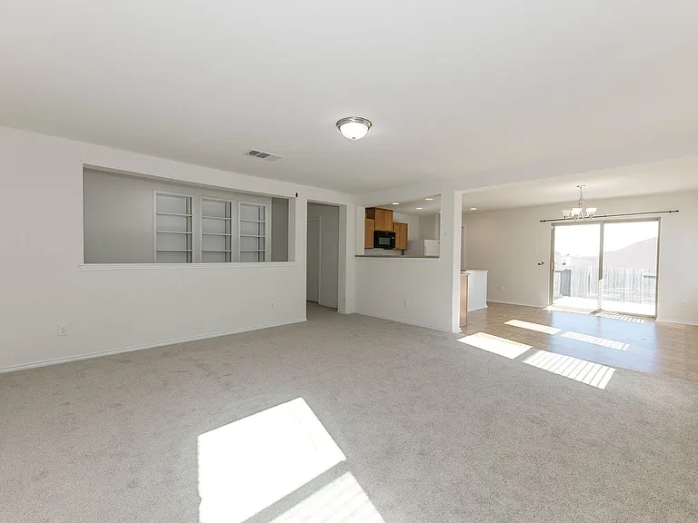 1141 Renaissance Trl — Photo 2