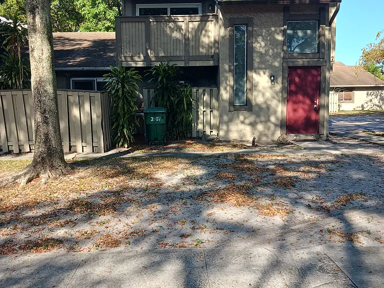 2107 NW 59th Ter #60-E — Photo 1
