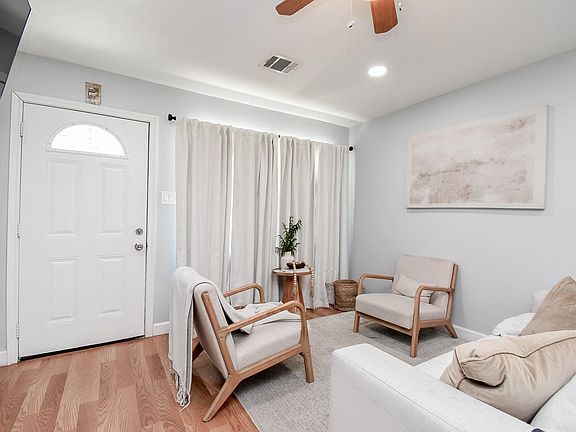 3rd image of 2605 Rosemead Dr