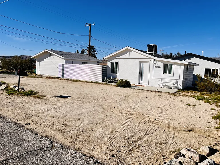 61986 Desert Air Rd — Photo 19