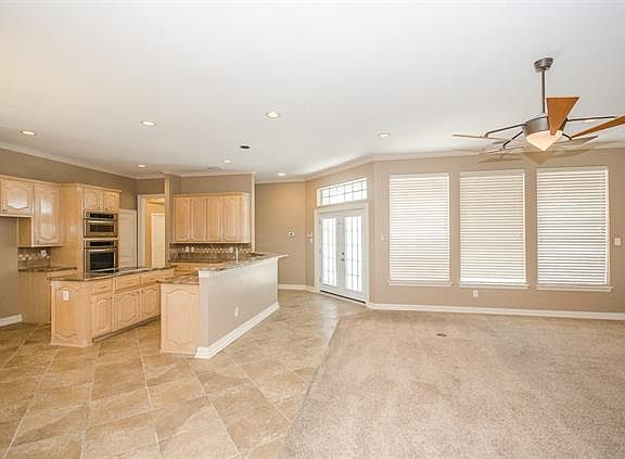 5th image of 2206 Club Creek Cir